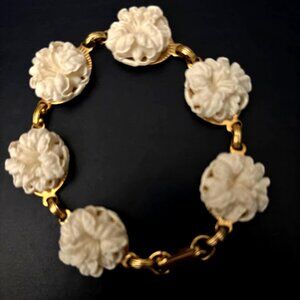 Vintage White Carved Celluloid Flowers Gold Tone Bracelet.